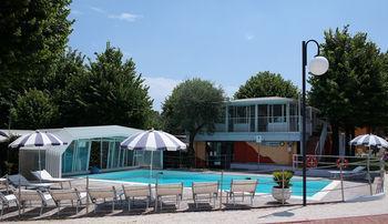Vakantiepark Villaggio Turistico Dei Tigli 3*
