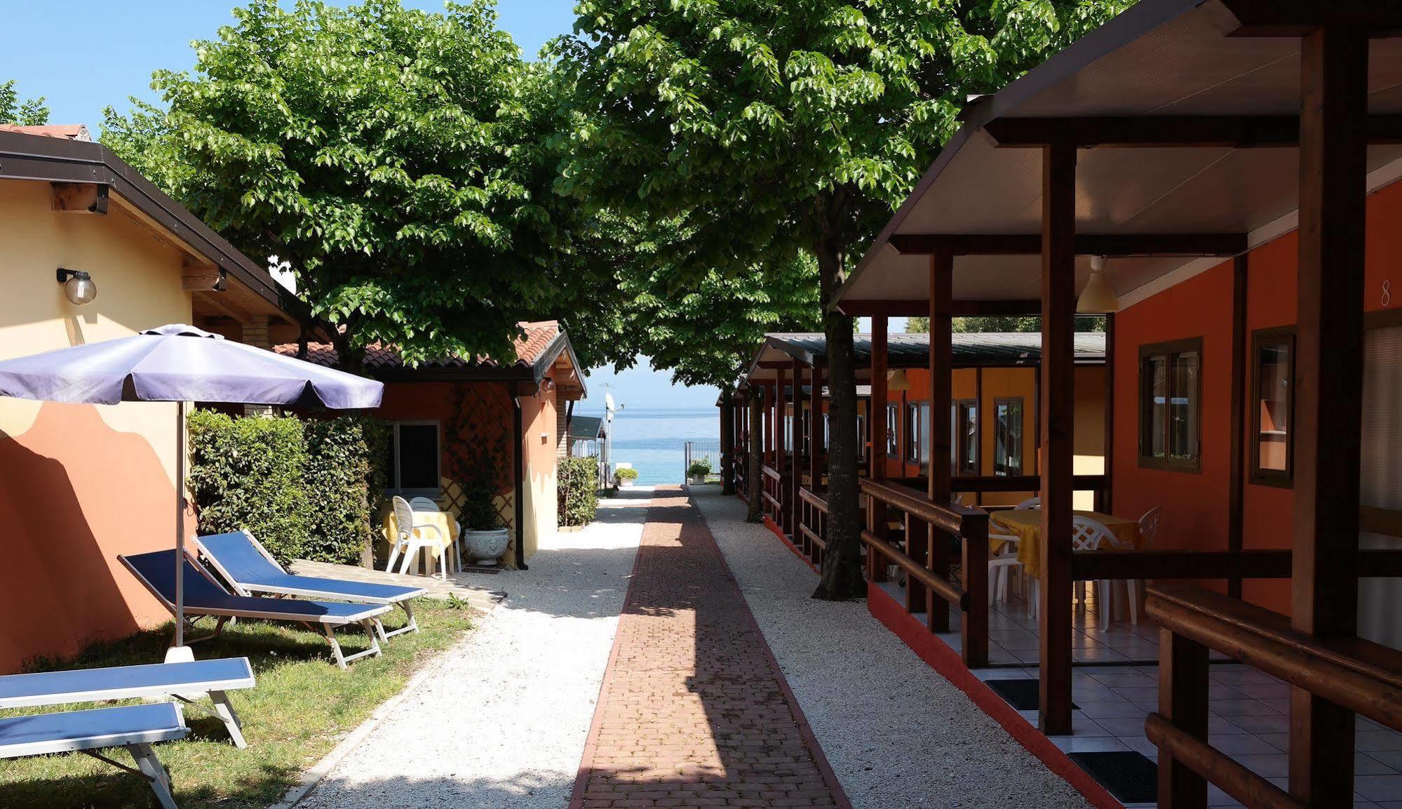 Villaggio Turistico Dei Tigli 3*